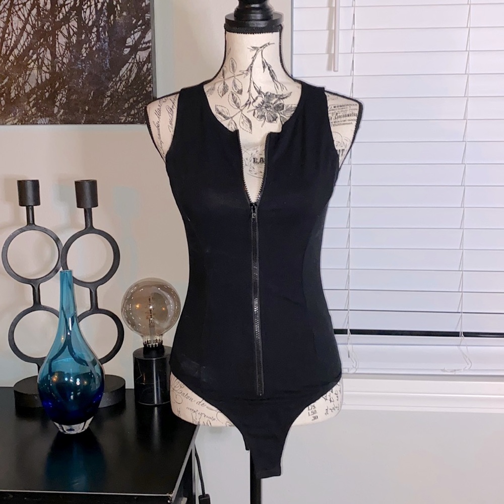 FOREVER 21 Black Zip Bodysuit M